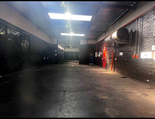 1,786M² FACTORY TO LET IN STEELEDALE